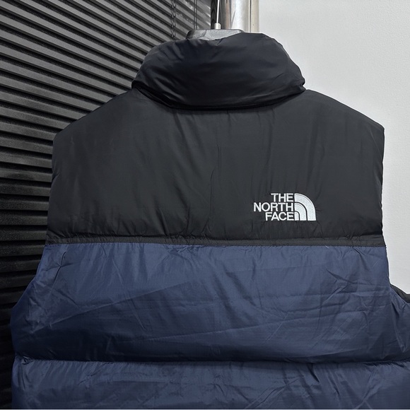 The North Face Men's Black and Blue Puffer Vest - Picture 5 of 7